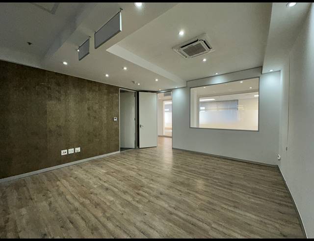 512M² OFFICE TO LET IN SANDHURST